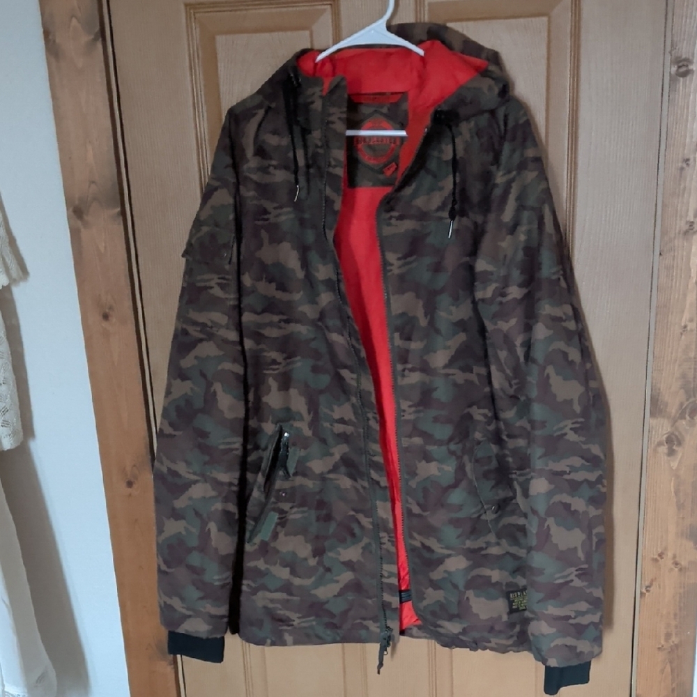 Men's Camouflage Hooded Jacket with Red Lining